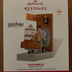 Harry Potter Hallmark Keepsake. Platform 9 3/4
